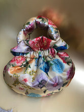 Load image into Gallery viewer, Mini Multi-coloured Floral Scallop Handle Bag

