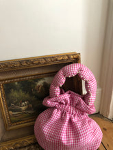 Load image into Gallery viewer, SAMPLE - Pink Gingham Linen Scallop Handle Bag
