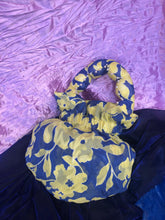Load image into Gallery viewer, Blue &amp; Yellow Scallop Handle Bag

